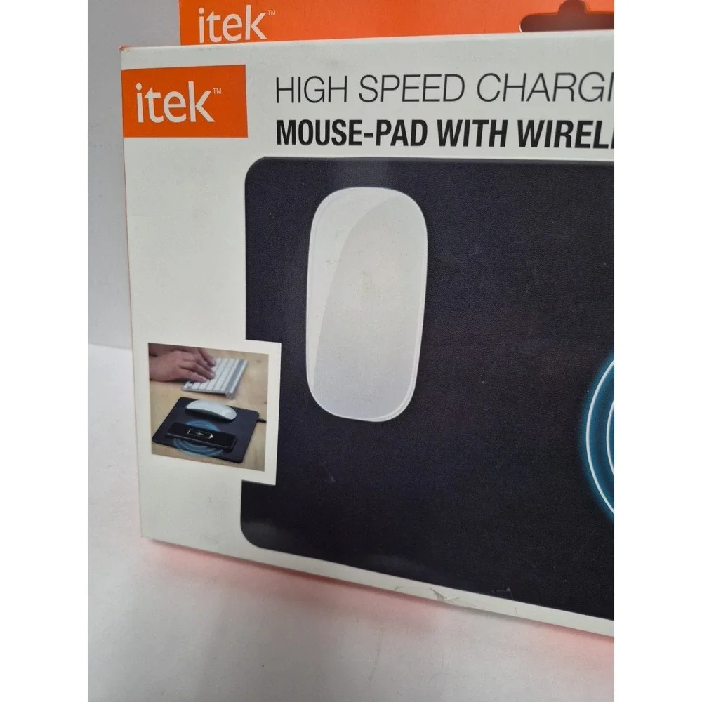 ITEK HIGH SPEED CHARGING MOUSE PAD WITH WIRELESS FAST CHARGER NEW OPEN BOX